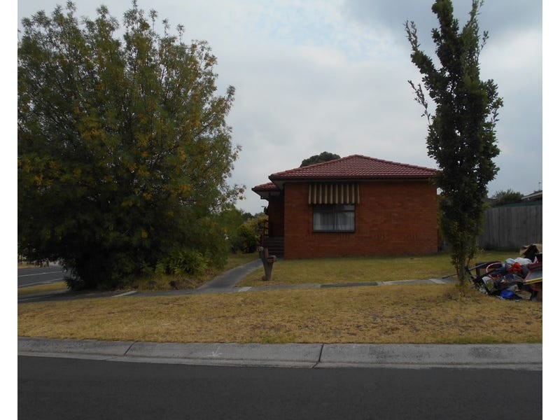 69 Gleneagles Drive, Endeavour Hills VIC 3802
