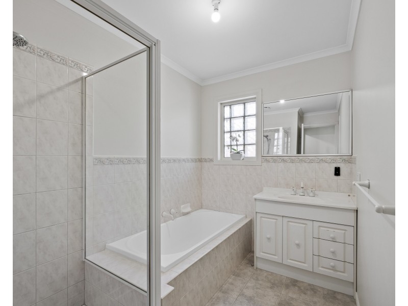 1/7 John Hunter Drive, Endeavour Hills VIC 3802