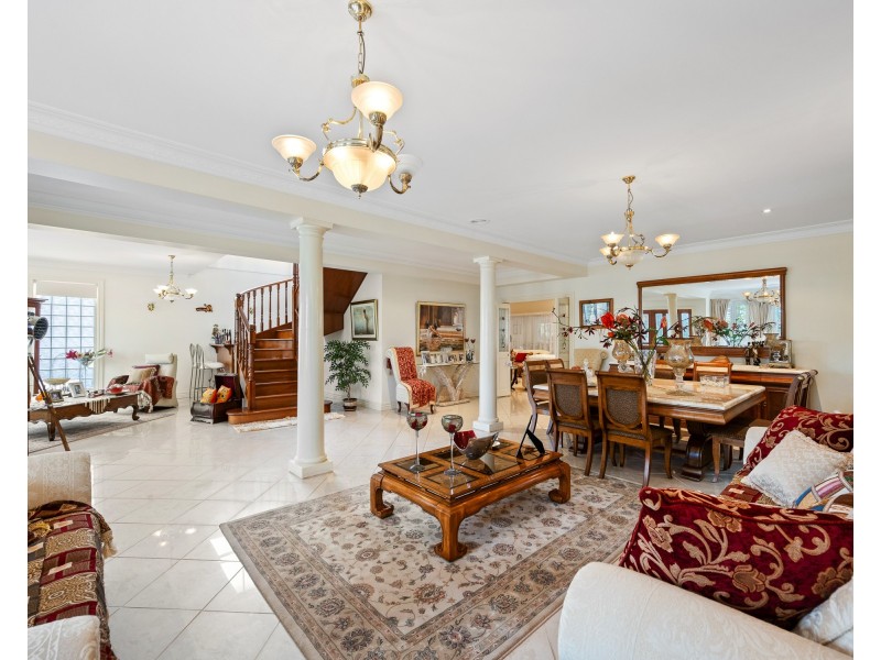 4 Gray Close, Endeavour Hills VIC 3802