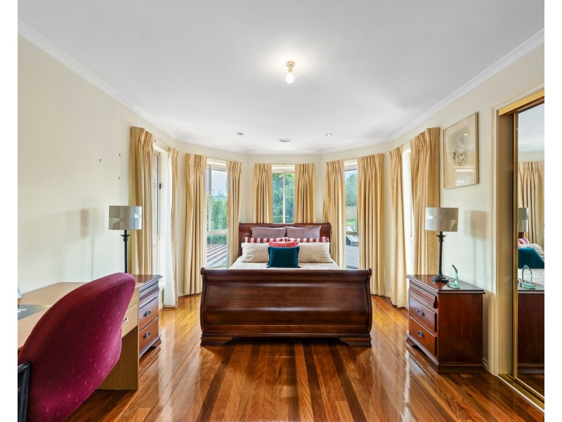 4 Gray Close, Endeavour Hills VIC 3802