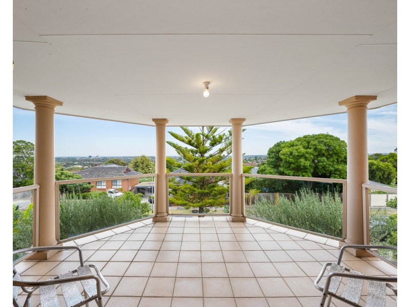 4 Gray Close, Endeavour Hills VIC 3802