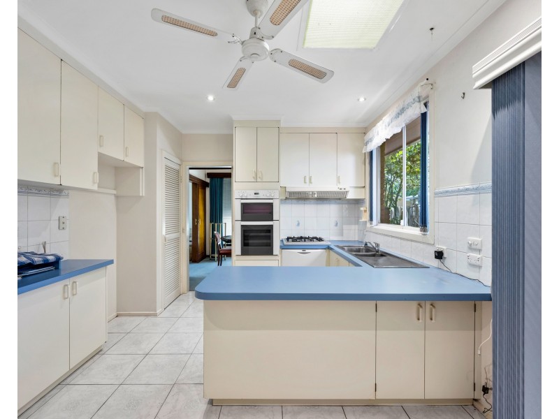 1 Hunter Court, Frankston VIC 3199