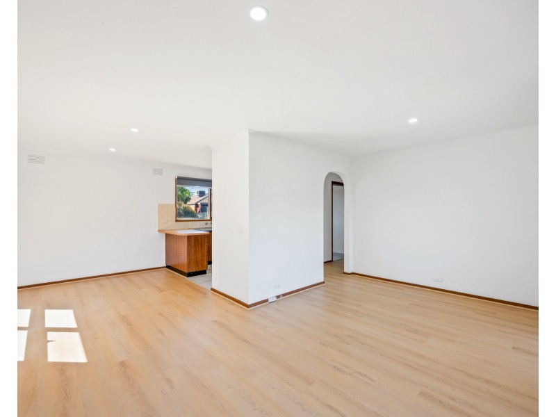 8 Broadwalk Grove, Endeavour Hills VIC 3802