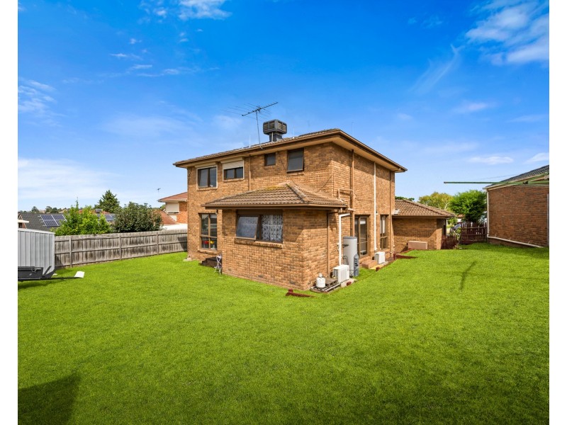 9 Chivell Close, Endeavour Hills VIC 3802