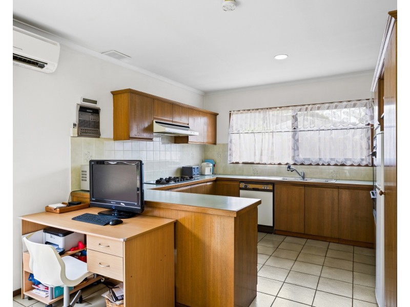 9 Chivell Close, Endeavour Hills VIC 3802