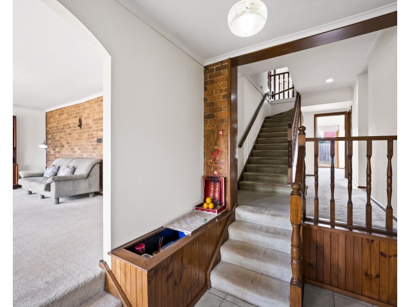 9 Chivell Close, Endeavour Hills VIC 3802