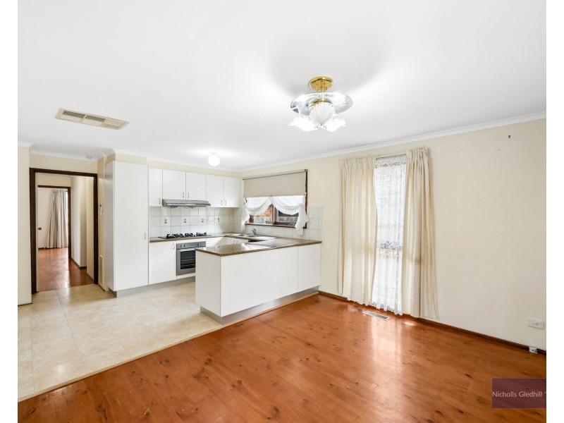 37 Gleneagles Drive, Endeavour Hills VIC 3802