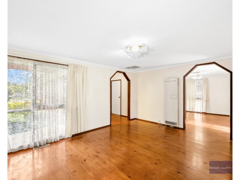 37 Gleneagles Drive, Endeavour Hills VIC 3802