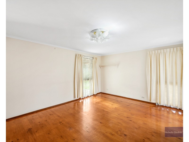 37 Gleneagles Drive, Endeavour Hills VIC 3802