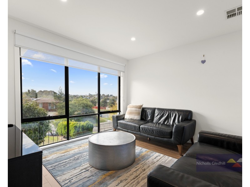 2 Peckover Court, Endeavour Hills VIC 3802