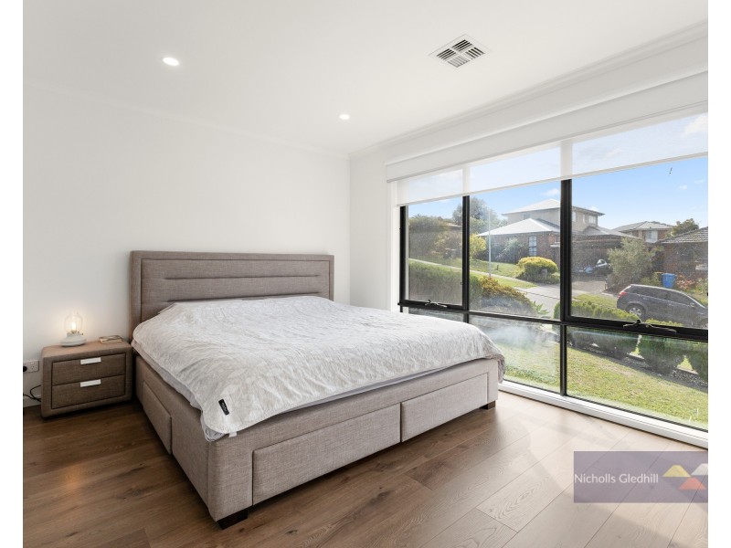 2 Peckover Court, Endeavour Hills VIC 3802