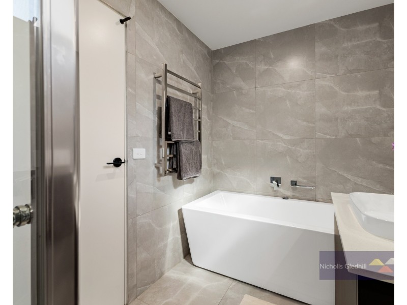 2 Peckover Court, Endeavour Hills VIC 3802