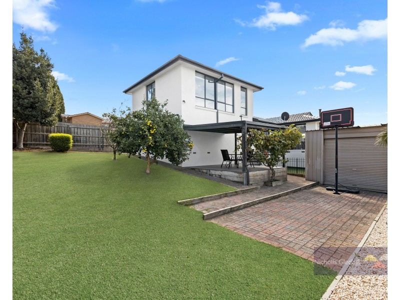 2 Peckover Court, Endeavour Hills VIC 3802