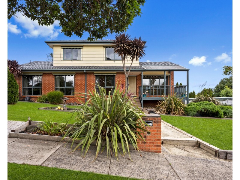 17 Kinkead Crescent, Endeavour Hills VIC 3802