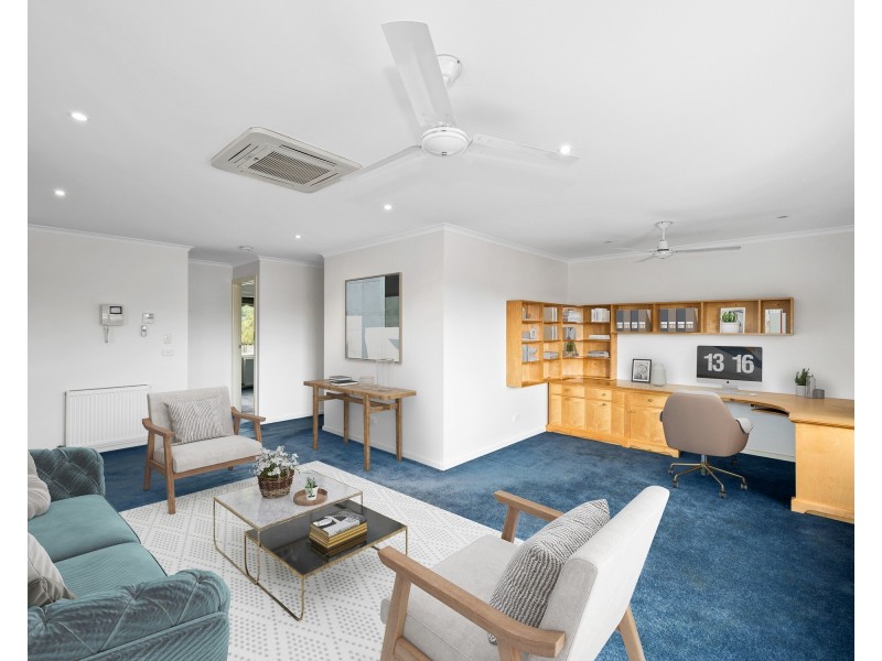 17 Kinkead Crescent, Endeavour Hills VIC 3802