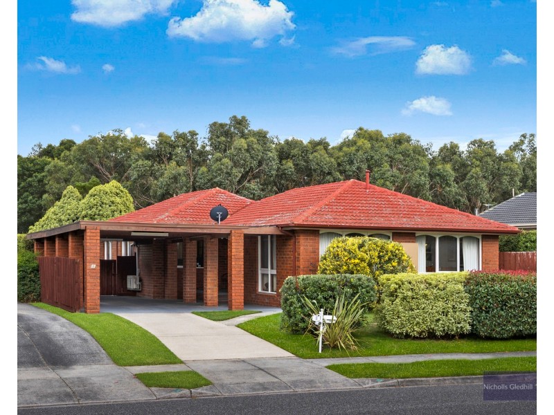 6 Dealbata Avenue, Endeavour Hills VIC 3802