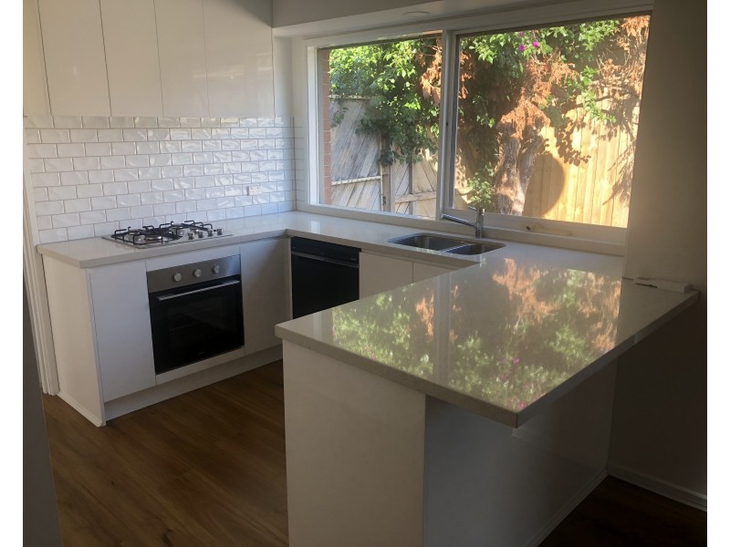 61 Sydney Parkinson Avenue, Endeavour Hills VIC 3802