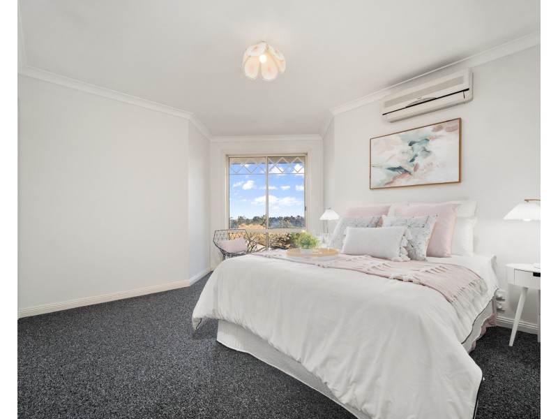 1/60 Arthur Phillip Drive, Endeavour Hills VIC 3802