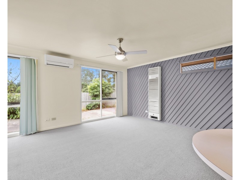 2/4 Bride Avenue, Hampton Park VIC 3976