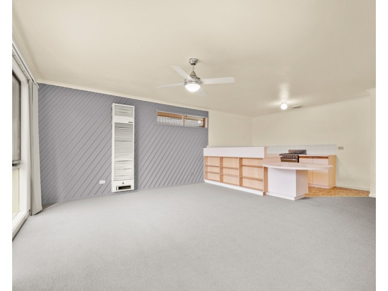 2/4 Bride Avenue, Hampton Park VIC 3976