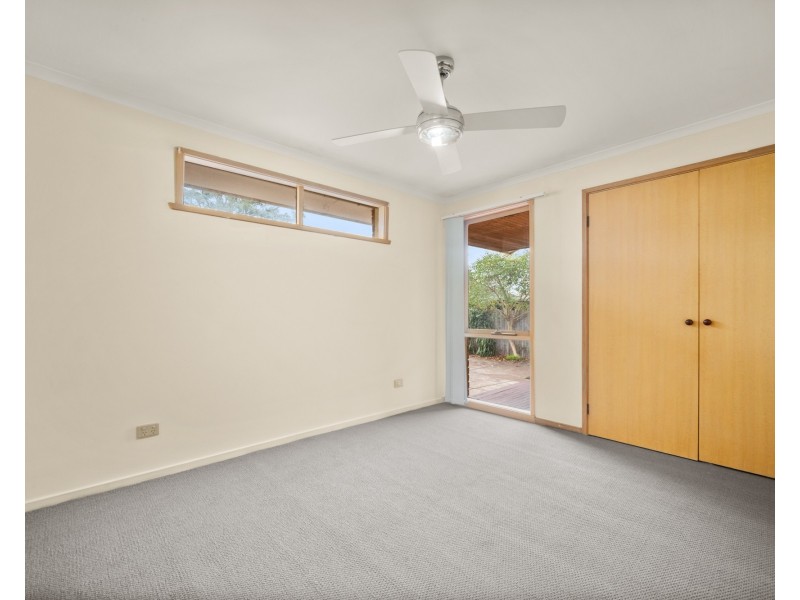 2/4 Bride Avenue, Hampton Park VIC 3976