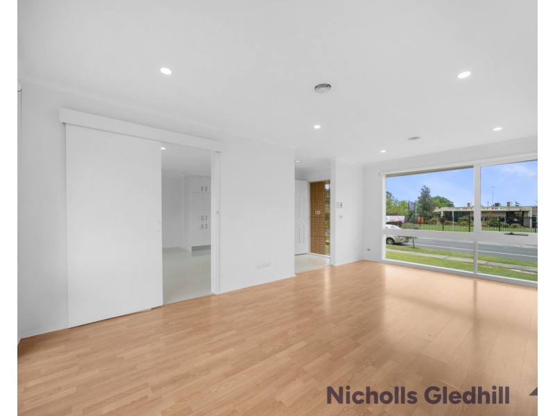 82 Scotsburn Way, Endeavour Hills VIC 3802