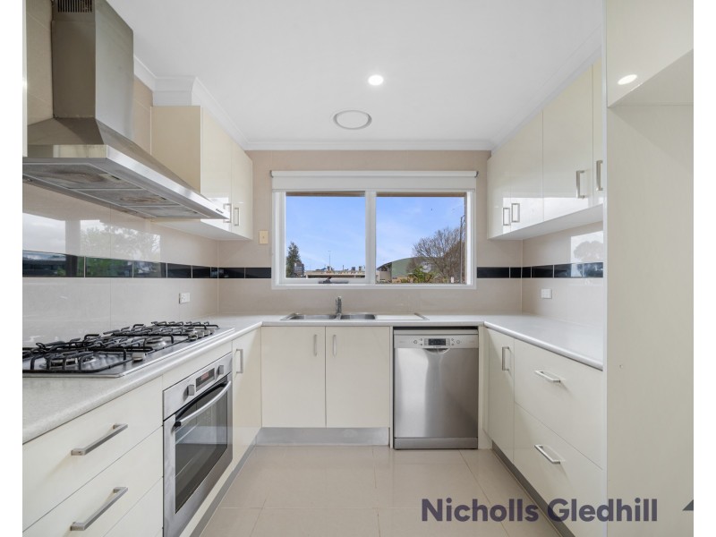 82 Scotsburn Way, Endeavour Hills VIC 3802