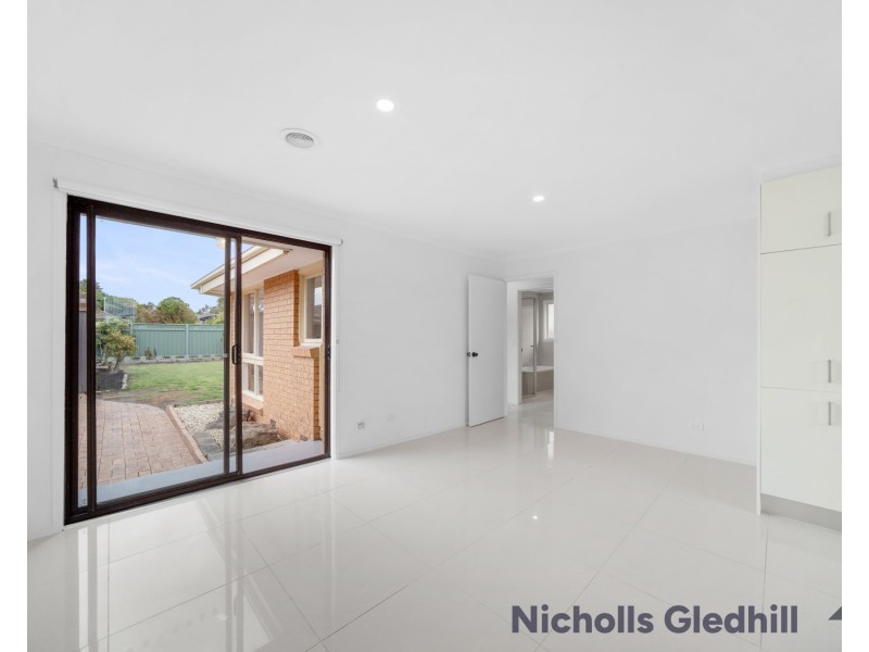 82 Scotsburn Way, Endeavour Hills VIC 3802