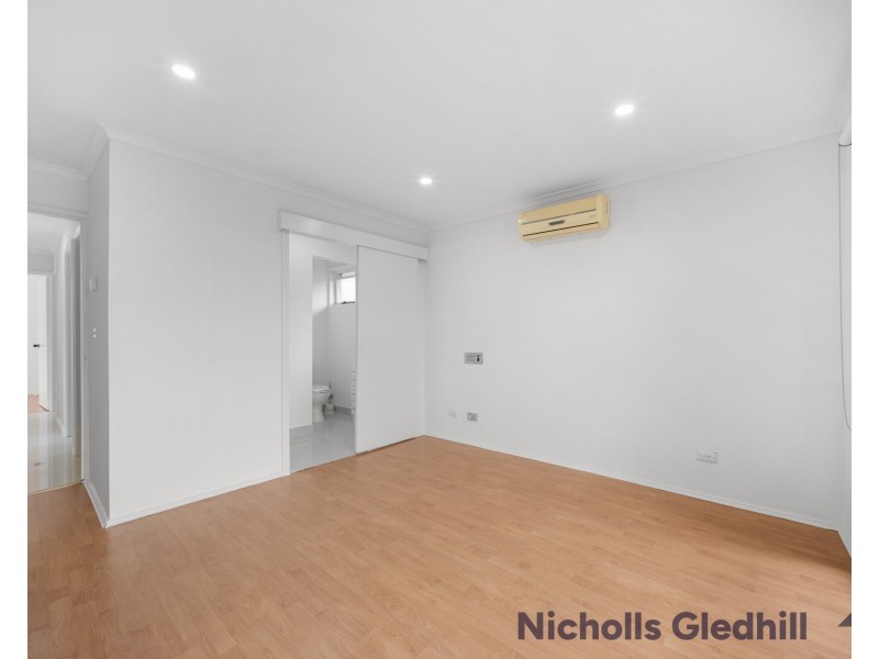 82 Scotsburn Way, Endeavour Hills VIC 3802
