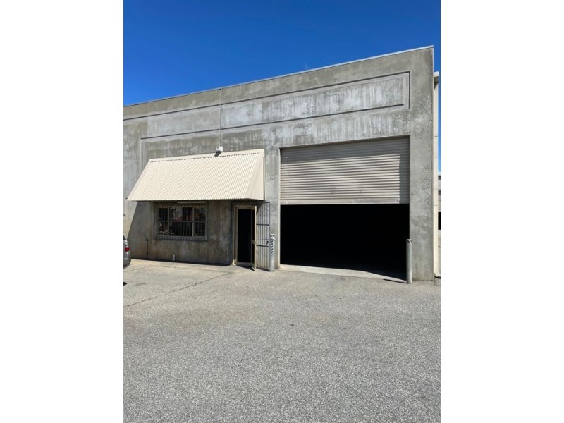 1/24 Dobra Road, Yangebup WA 6164