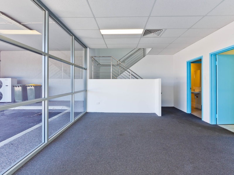 2/8 Baling Street, Cockburn Central WA 6164