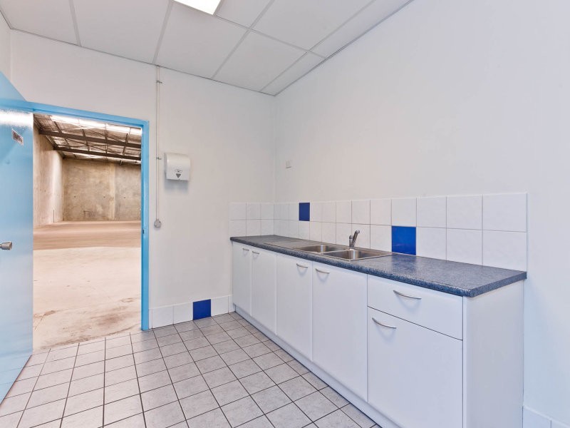 2/8 Baling Street, Cockburn Central WA 6164