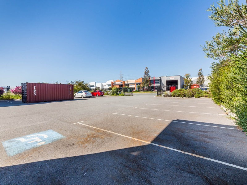 2/8 Baling Street, Cockburn Central WA 6164