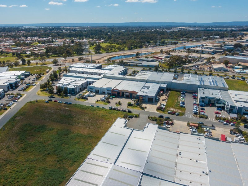 2/8 Baling Street, Cockburn Central WA 6164