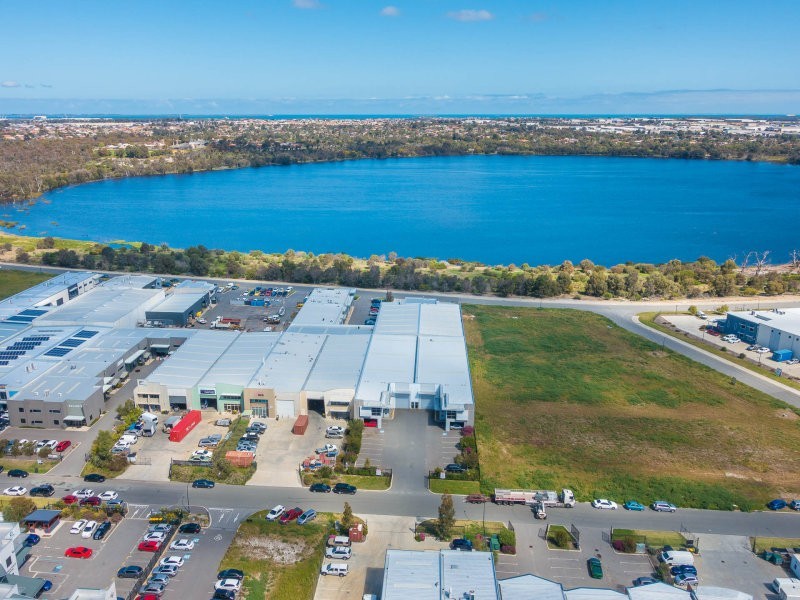 2/8 Baling Street, Cockburn Central WA 6164