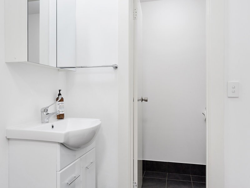 1/14 Merino Entrance, Cockburn Central WA 6164
