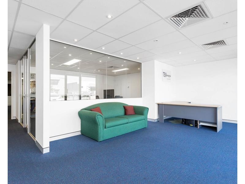 2/27 Clark Crt, Bibra Lake WA 6163