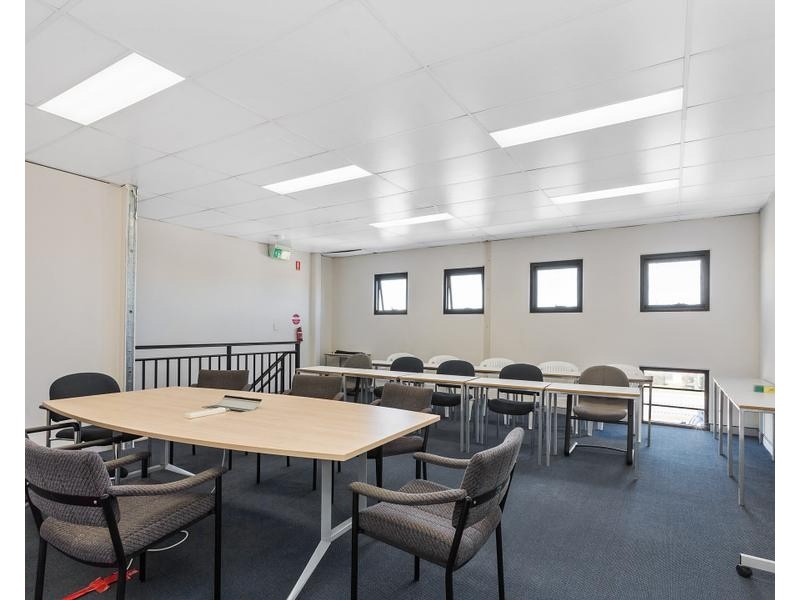 2/27 Clark Crt, Bibra Lake WA 6163