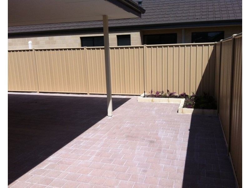 15 Laggan Road, Canning Vale WA 6155