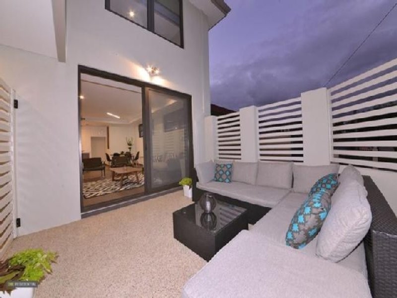 1/32 Harris Street, Bicton WA 6157