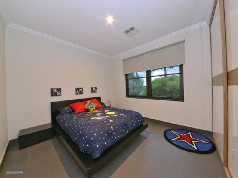 1/32 Harris Street, Bicton WA 6157