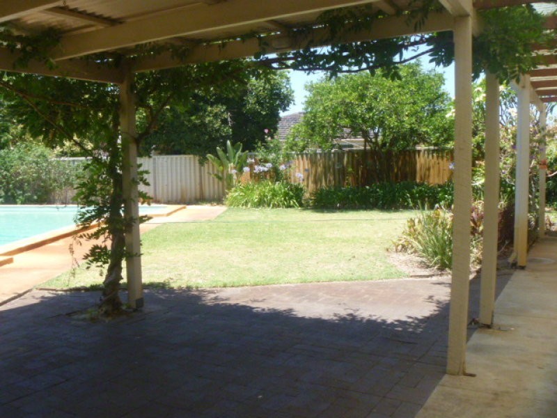 7 Candish Court, Booragoon WA 6154