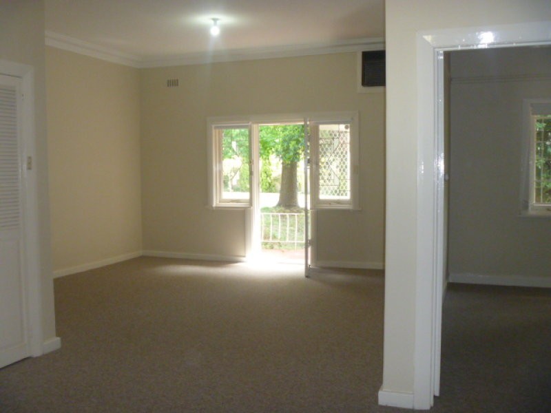 27 Tweedale Road, Applecross WA 6153