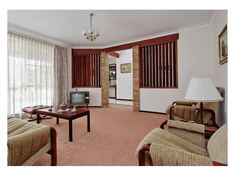 9 Simmonds Parade, Winthrop WA 6150