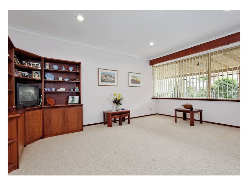 9 Simmonds Parade, Winthrop WA 6150