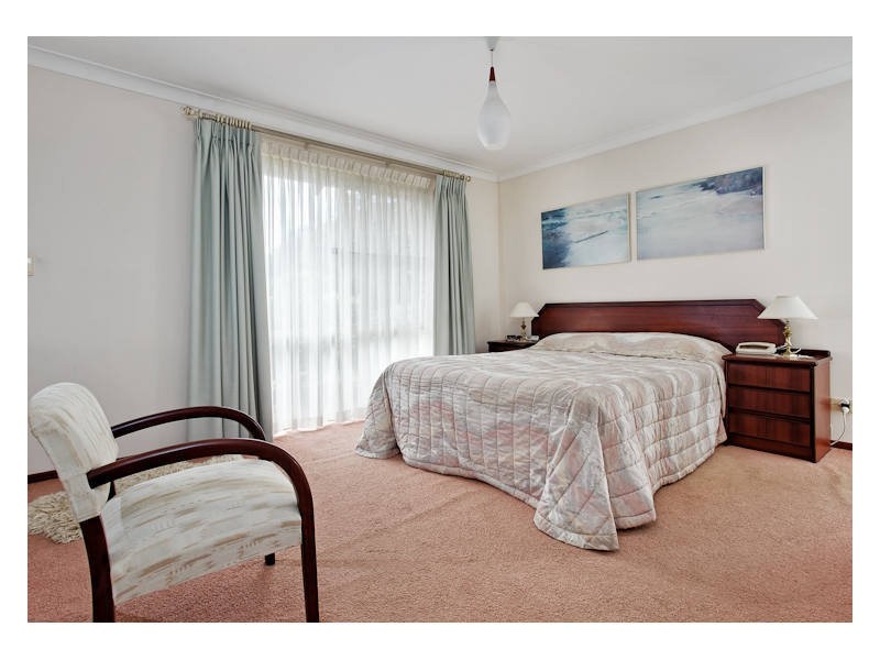 9 Simmonds Parade, Winthrop WA 6150