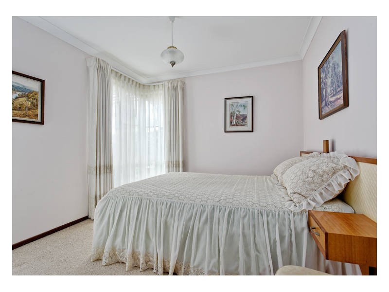9 Simmonds Parade, Winthrop WA 6150
