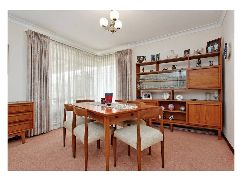 9 Simmonds Parade, Winthrop WA 6150