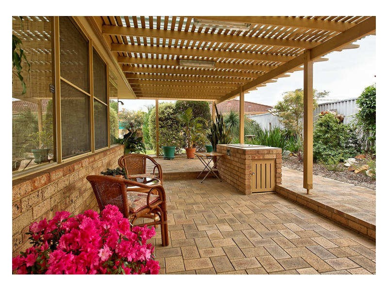 9 Simmonds Parade, Winthrop WA 6150