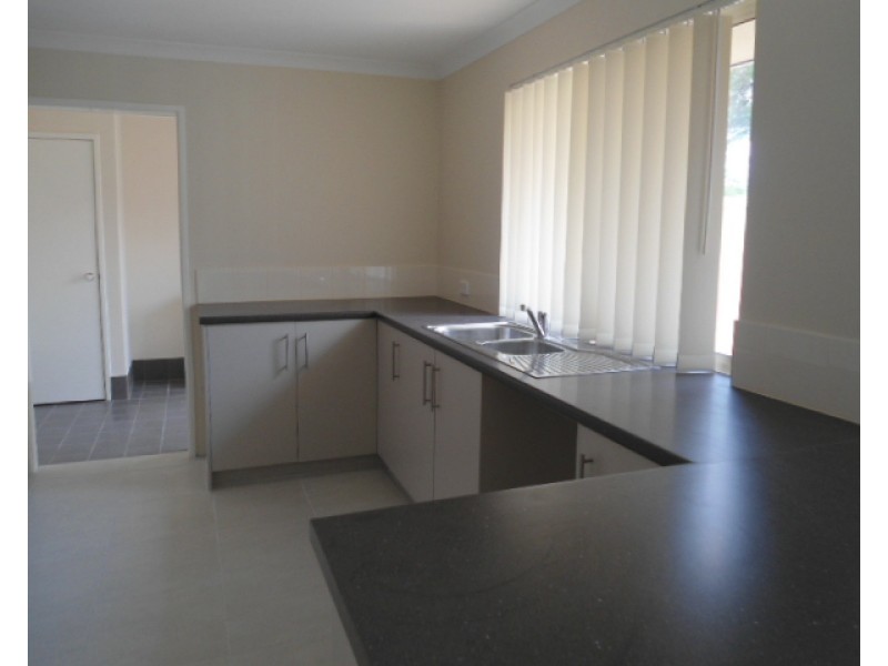 1/58 Bert Street, Gosnells WA 6110